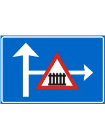 Presemnalizarea unui loc periculos, o intersectie sau o restrictie pe un drum lateral